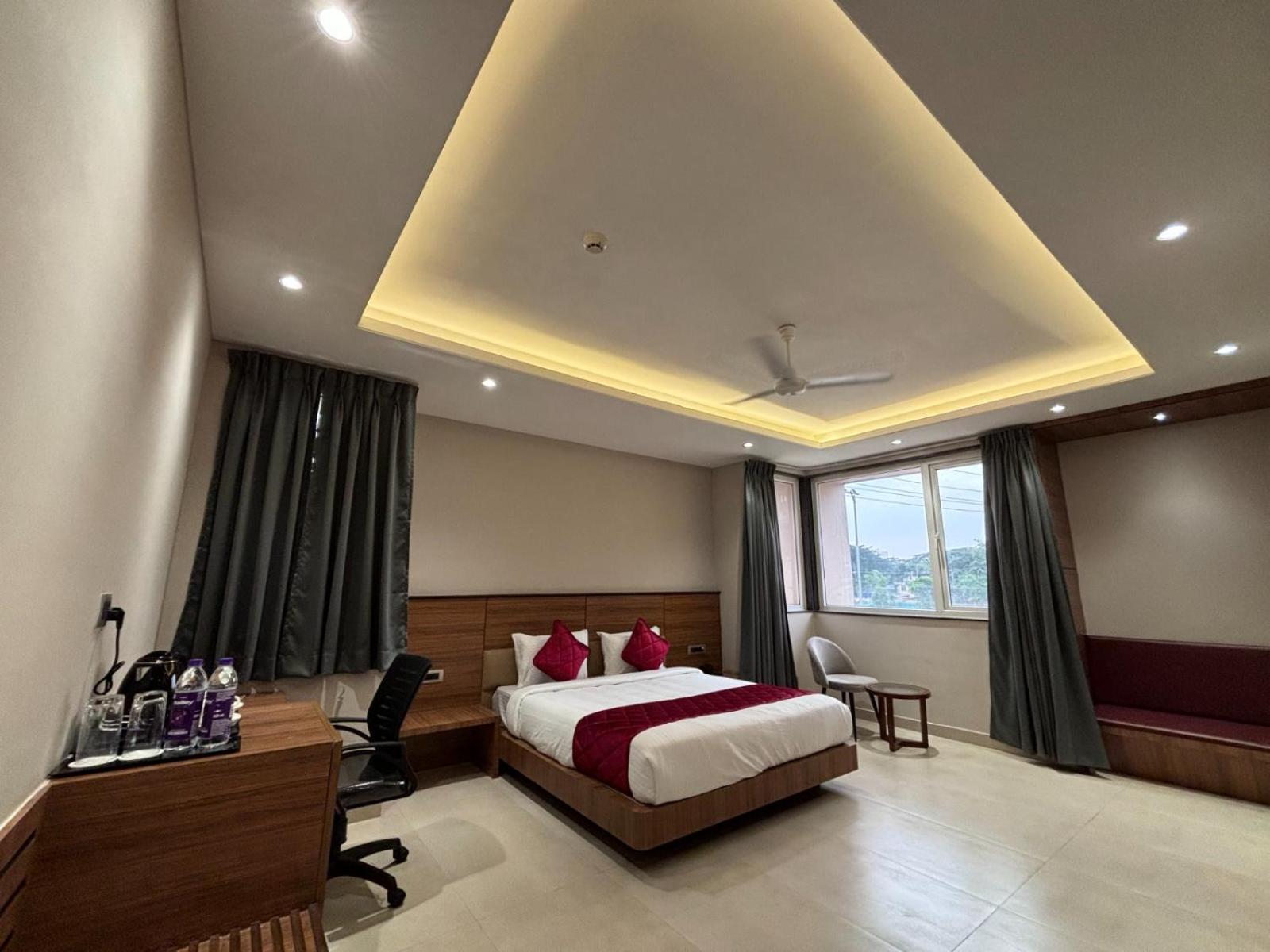 Hotel Rohika Aau-Igh Guwahati Esterno foto
